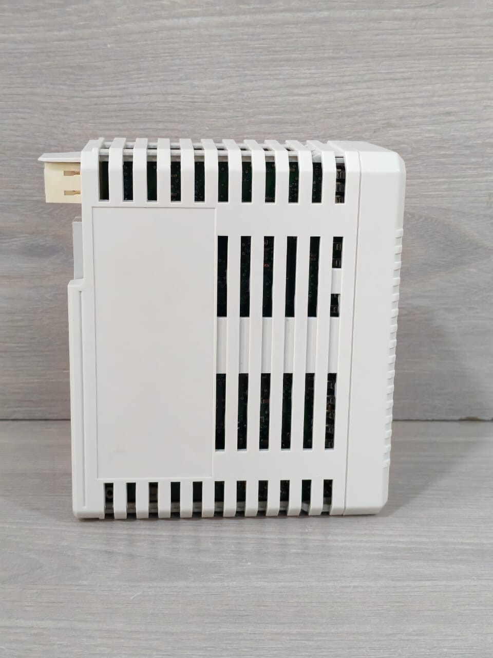 ABB 3BSE038415R1 ABB AO810V2 3BSE038415R1 OUTPUT MODULE 8CH 0-20mA 7