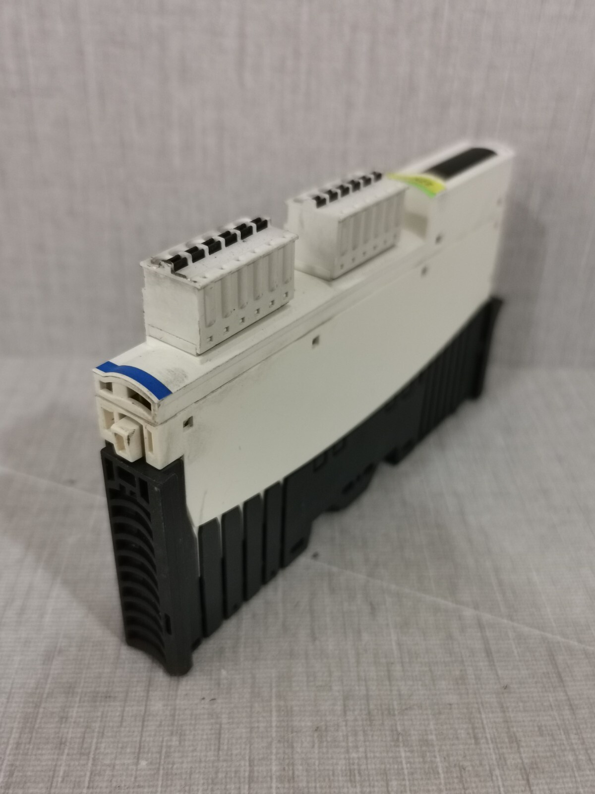 Schneider Electric STBACI1225 Telemecanique Advantys STBACI1225 Analog Module 7