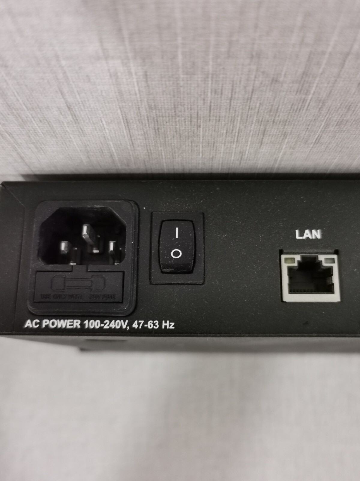 Moxa NPORT-5610 MOXA NPort 5610-8 REV 3.1 Device Server 100-24OVAC 47-63HZ 212MA 7