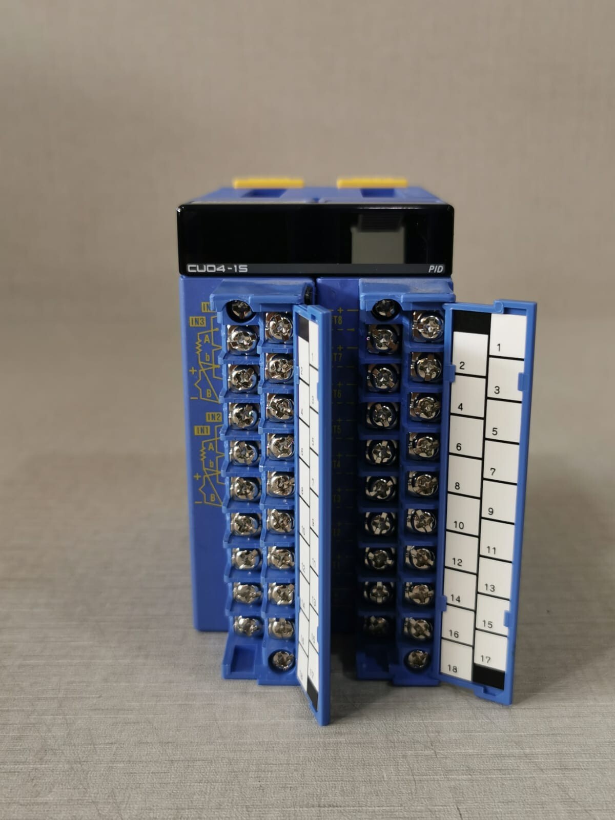 YOKOGAWA F3CU04-1S F3CU04 YOKOGAWA F3CU04-1S TEMPERATURE PID CONTROL 2