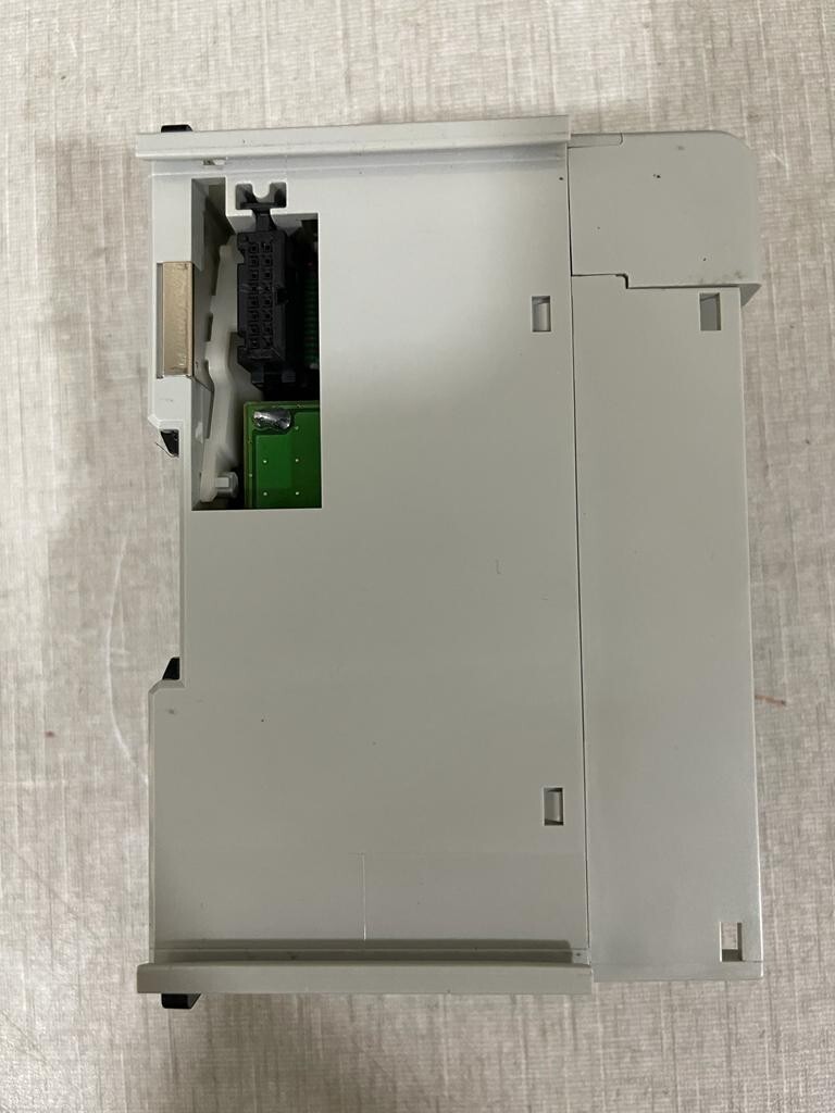 Allen Bradley 1769-0W16 A Allen Bradley 1769-0W16 A Module 4