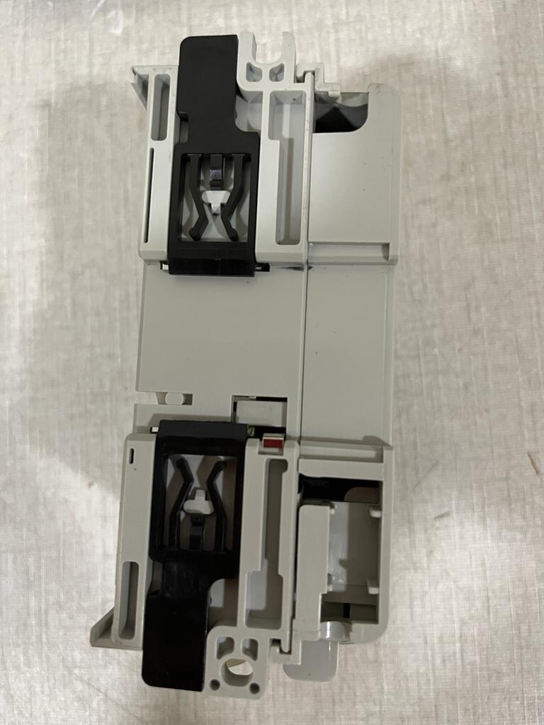 Allen Bradley 1769-CRL3 A Allen Bradley 1769-ECR A RIGHT END CAP TERMINATOR WITHOUT COVER 2
