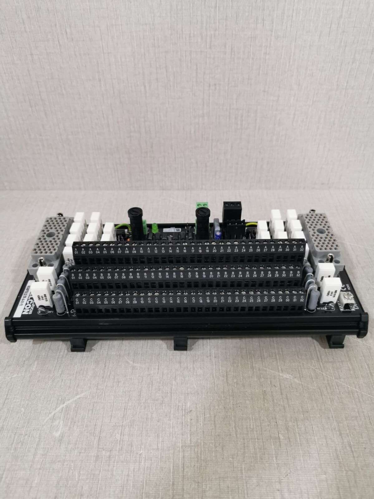 PEPPERL+FUCHS HISHPTB/32/TR-A1-01-Y1 PEPPERL+FUCHS 915705 Termination Board HISHPTB/32/TR-A1-01-Y1 3
