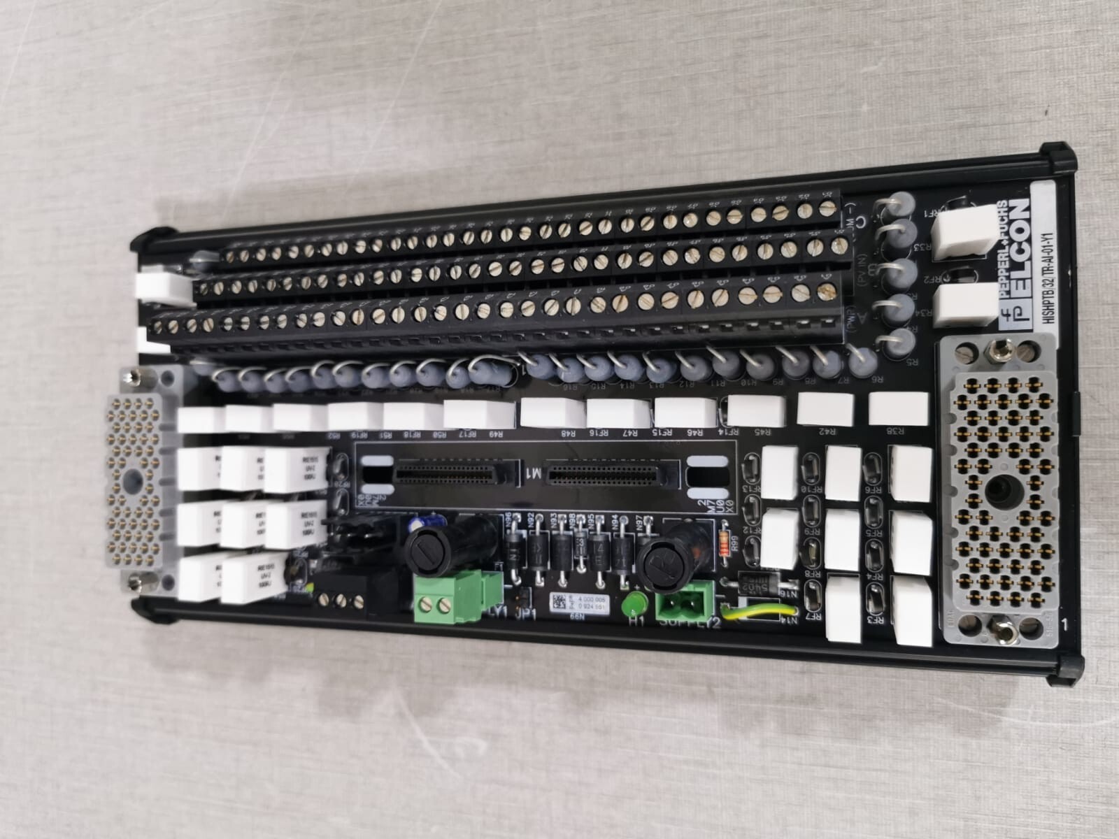 PEPPERL+FUCHS HISHPTB/32/TR-A1-01-Y1 PEPPERL+FUCHS 915705 Termination Board HISHPTB/32/TR-A1-01-Y1 4