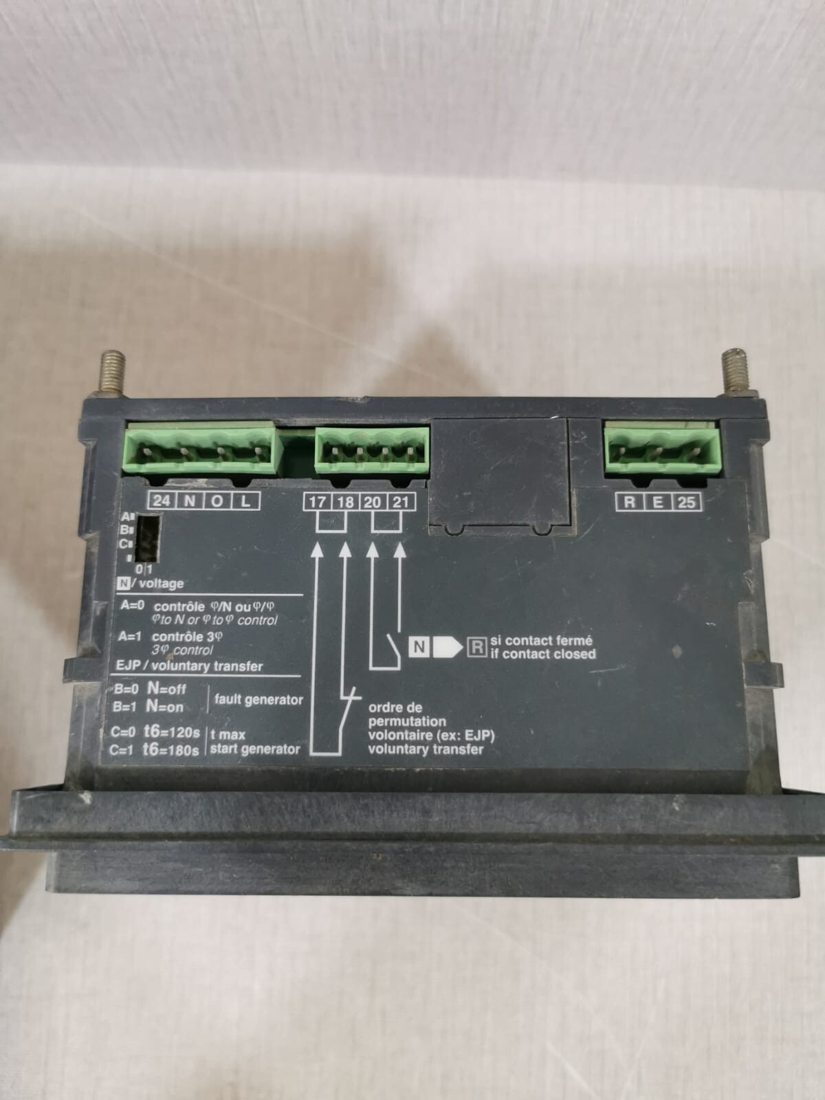 Schneider 29378 UA SCHNEIDER ELECTRIC 29378 UA CONTROLLER 220/240V 50/60Hz 4