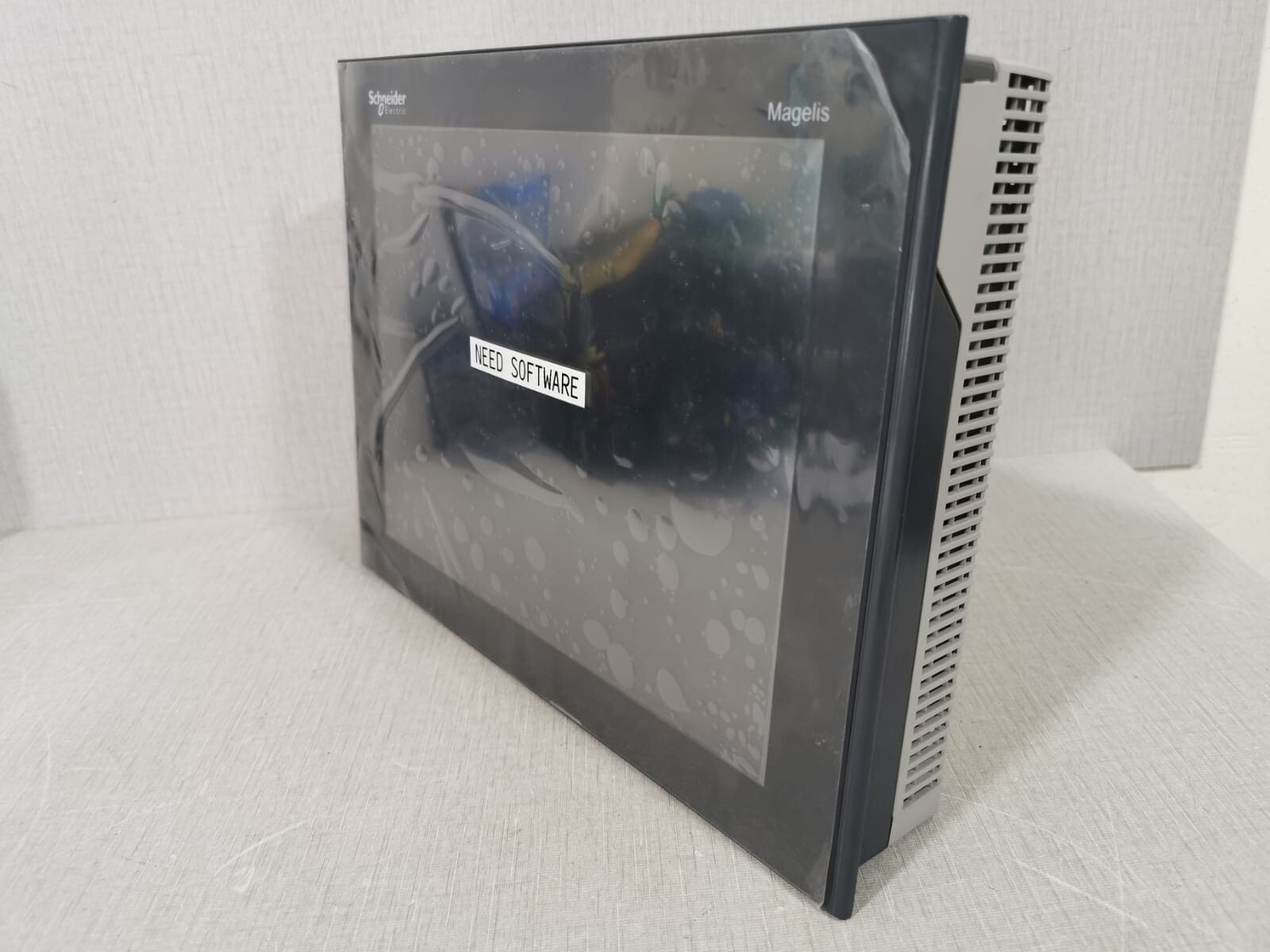 Schneider Electric XBTGT6330 Schneider Electric XBTGT6330 12.1 "Color Touch Panel - NEED SOFTWARE 4
