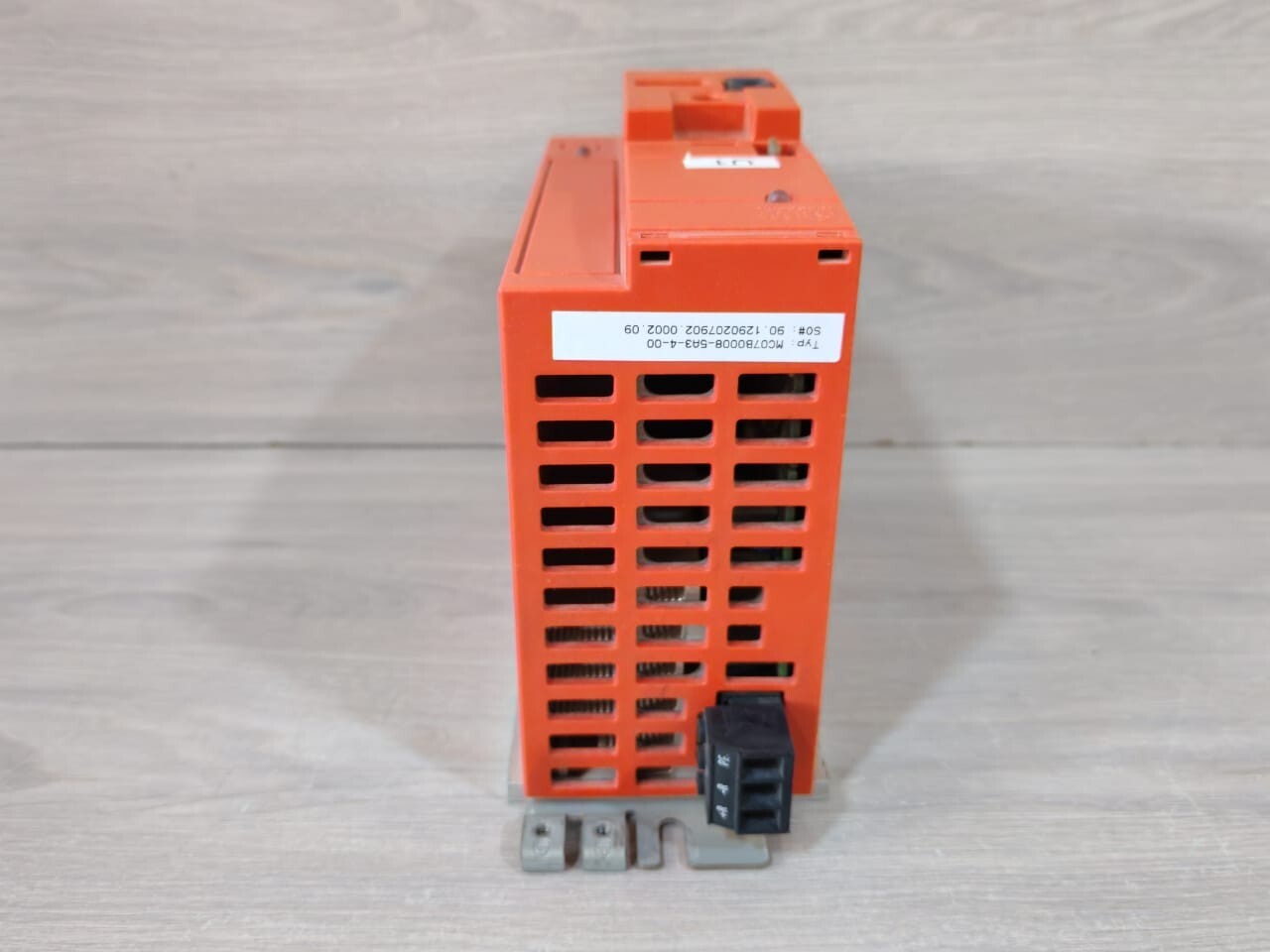 SEW Eurodrive MCO7B0008-5A3-4-00 Sew Eurodrive MCO7B0008-5A3-4-00 MOVITRAC B FREQUENCY INVERTER 7