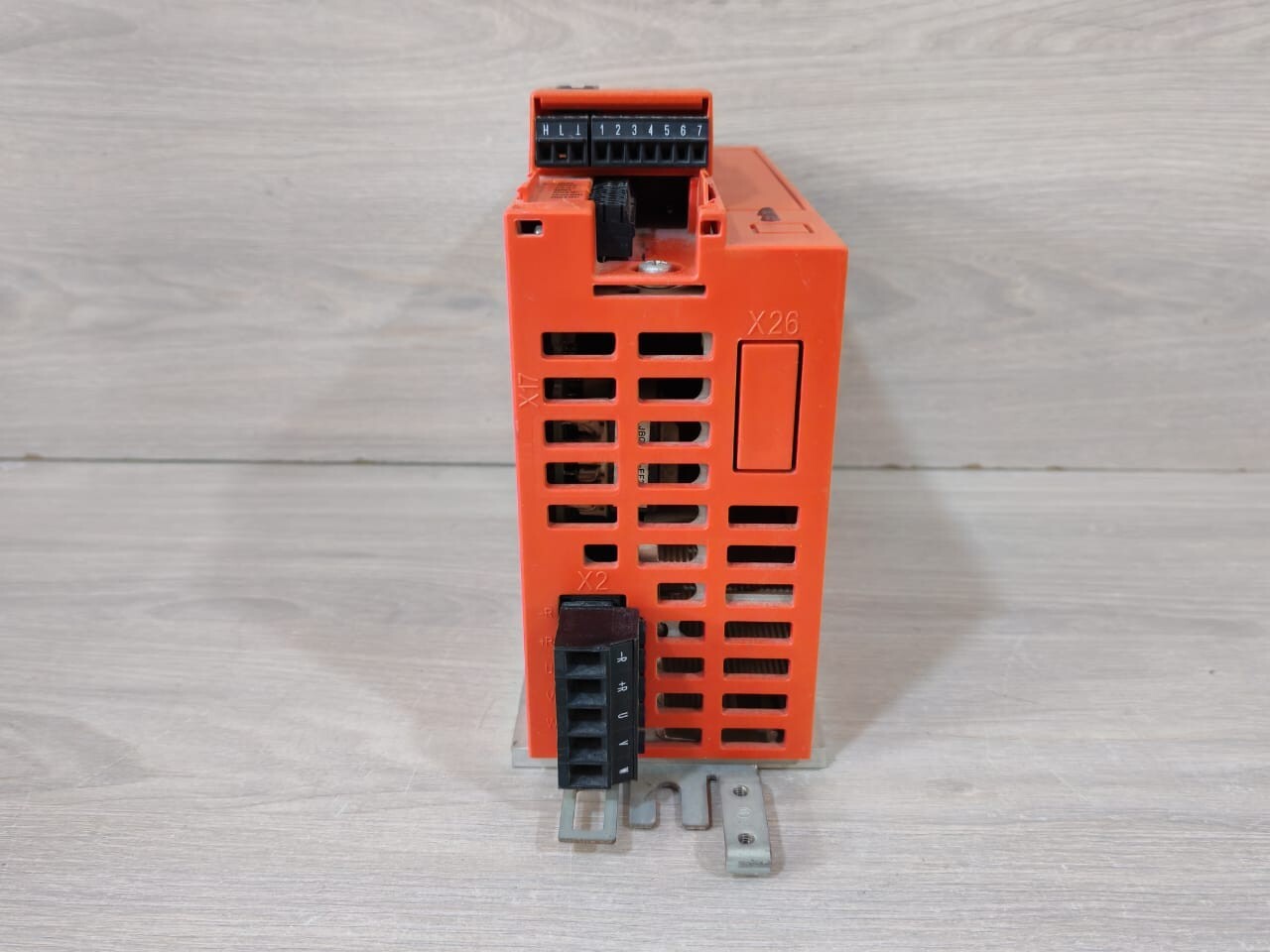 SEW Eurodrive MCO7B0008-5A3-4-00 Sew Eurodrive MCO7B0008-5A3-4-00 MOVITRAC B FREQUENCY INVERTER 8