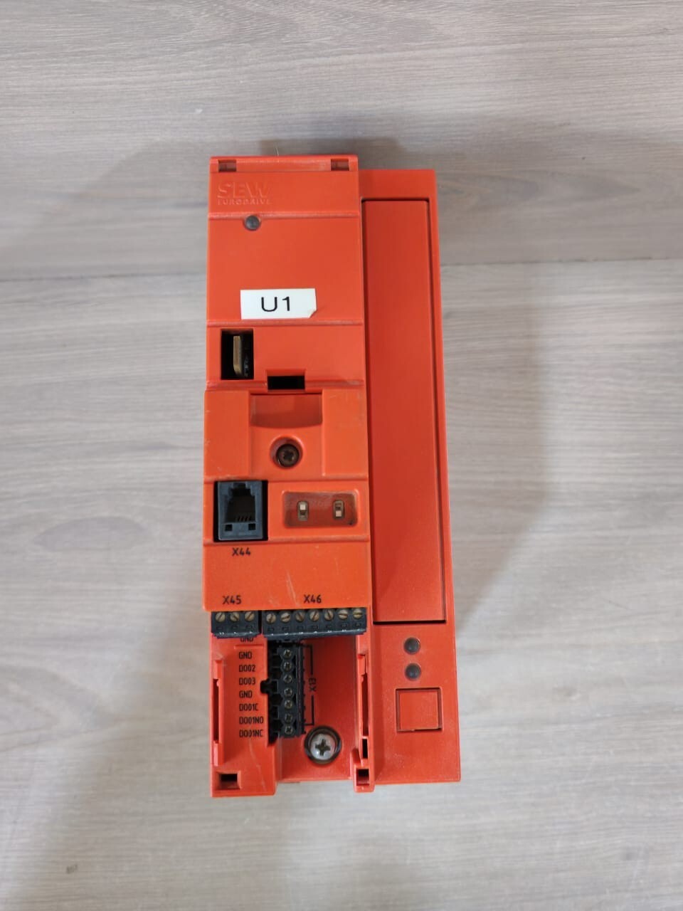 Sew Eurodrive MCO7B0008-5A3-4-00 MOVITRAC B FREQUENCY INVERTER
