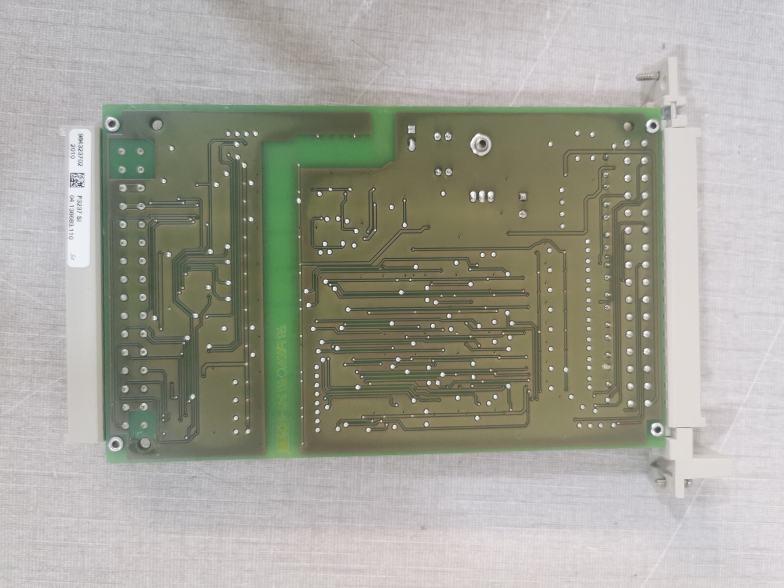 HIMA F-3237 HIMA F 3237 INPUT MODULE 984323702 REV.04 - W/O ORIGINAL BOX 4