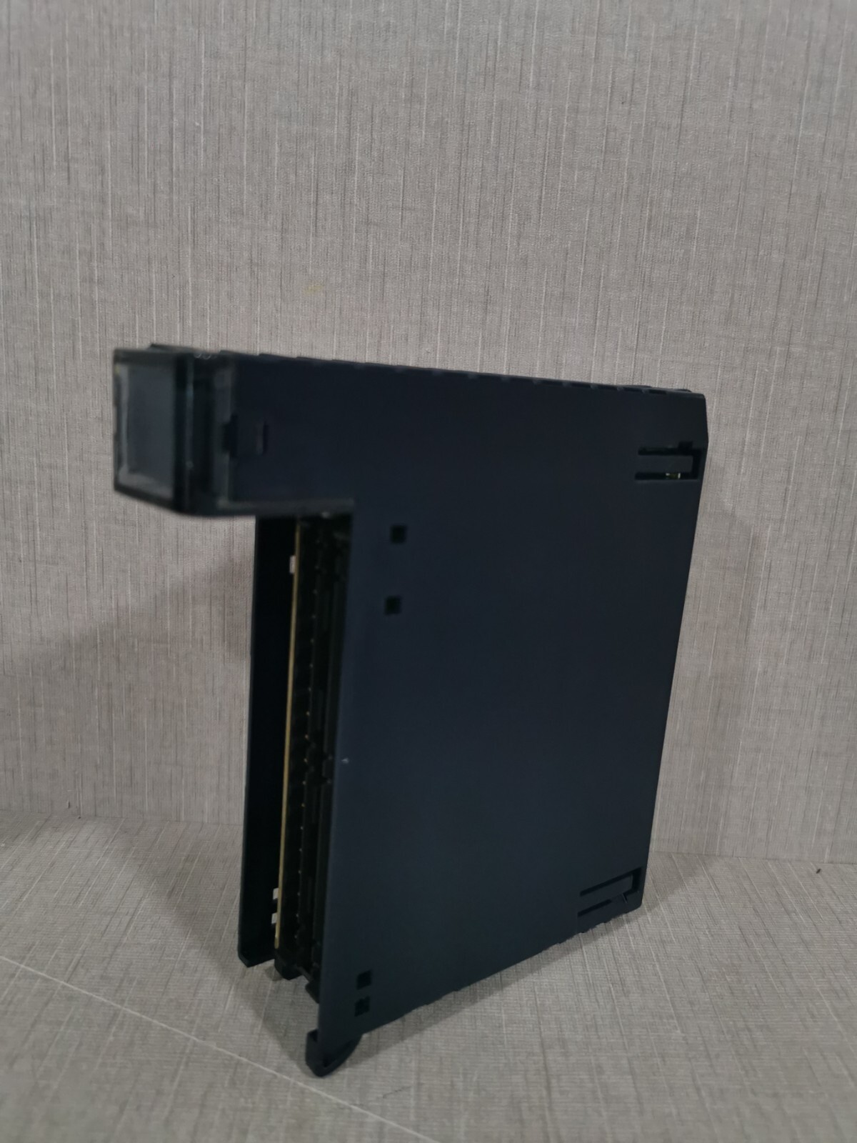 GE Fanuc IC695MDL765-AB GE FANUC IC695MDL765-AB RX3i 24VDC/125VDC 16PT OUTPUT WITH DIAGNOSTICS 2