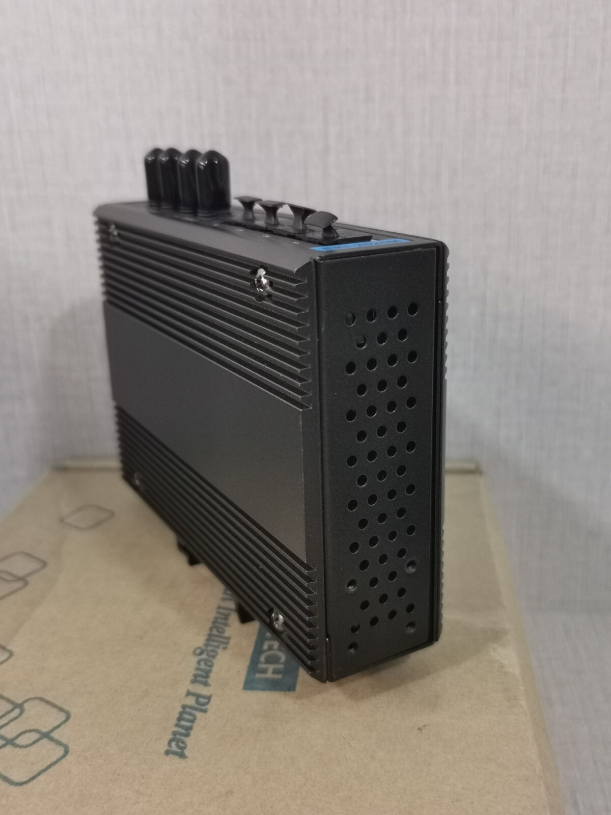 Advantech EKI-2526M-ST ADVANTECH EKI-2526M-ST INDUSTRIAL ETHERNET SWITCH 8