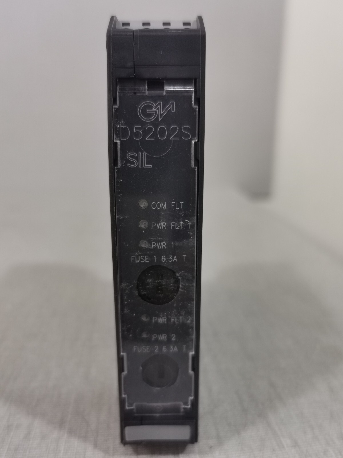 GM INTERNATIONAL D5202S SIL GM INTERNATIONAL D5202S SIL 24VDC POWER DISTRIBUTION 2