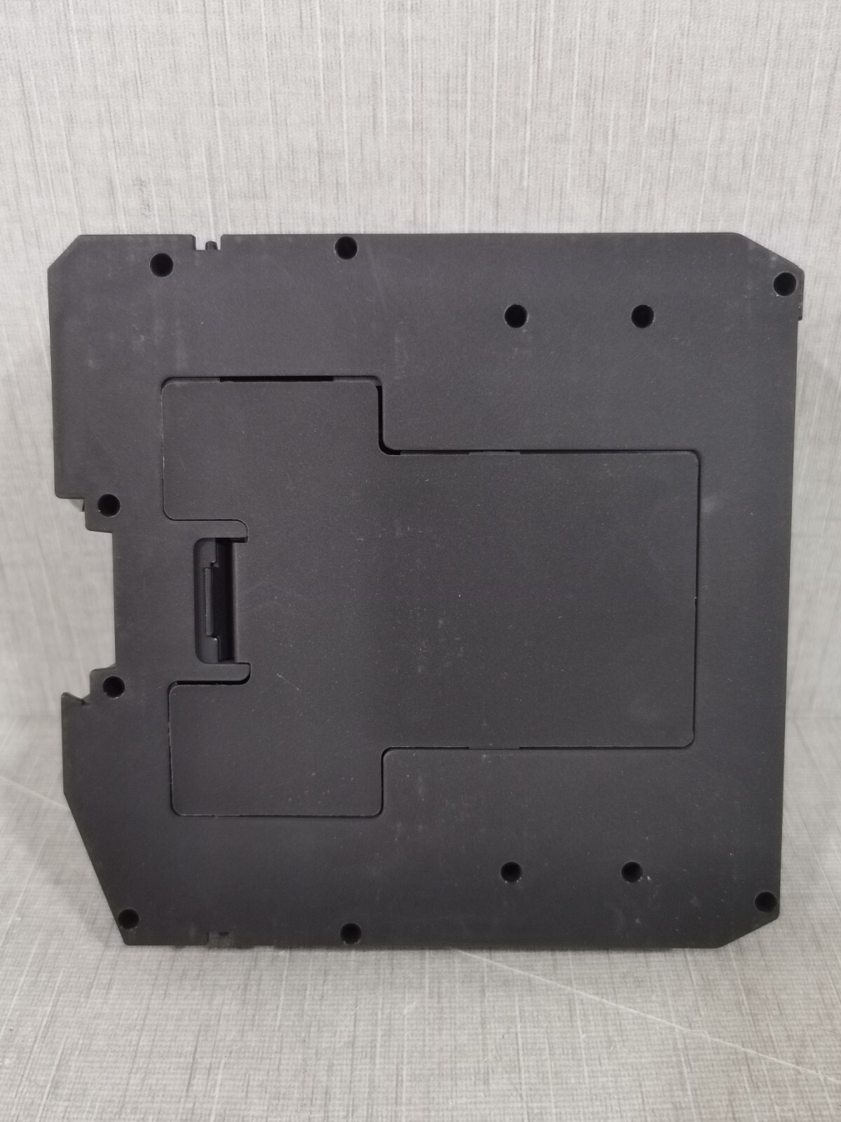 GM INTERNATIONAL D5202S SIL GM INTERNATIONAL D5202S SIL 24VDC POWER DISTRIBUTION 6