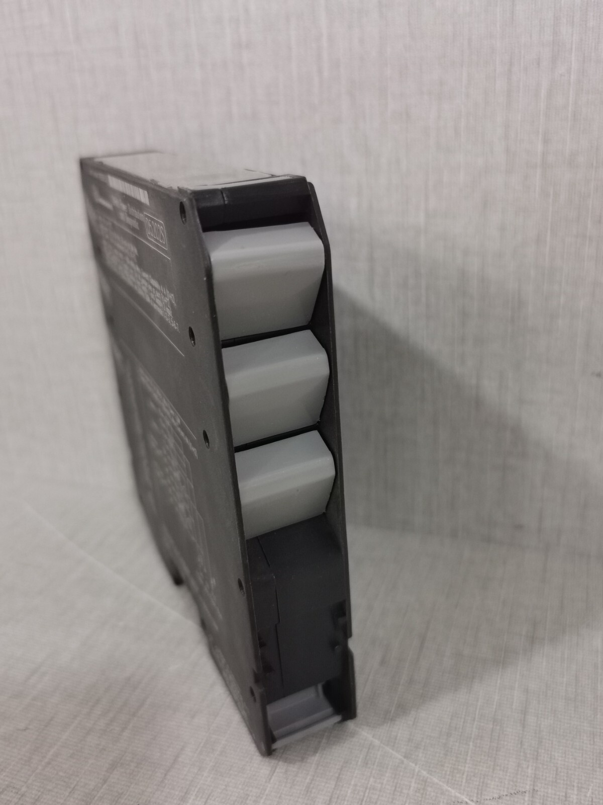 GM INTERNATIONAL D5202S SIL GM INTERNATIONAL D5202S SIL 24VDC POWER DISTRIBUTION 7