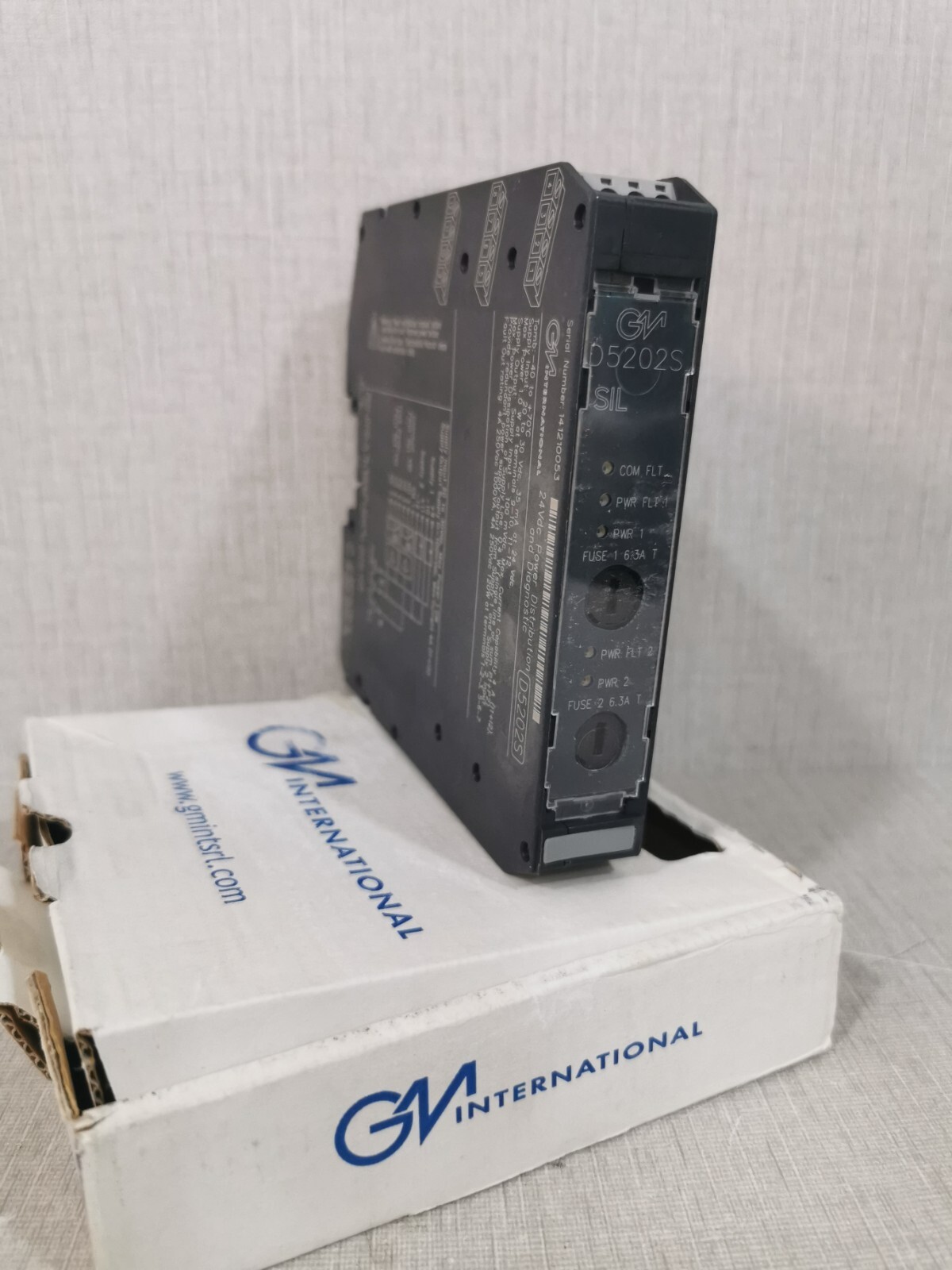 GM INTERNATIONAL D5202S SIL 24VDC POWER DISTRIBUTION