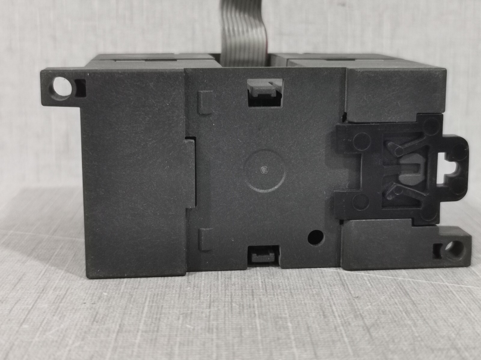 Siemens 222-1BF22-0XA8 SIEMENS 222-1BF22-0XA8 Module EM 222 CN DO 8X24VDC 21-28V 0.75A 5