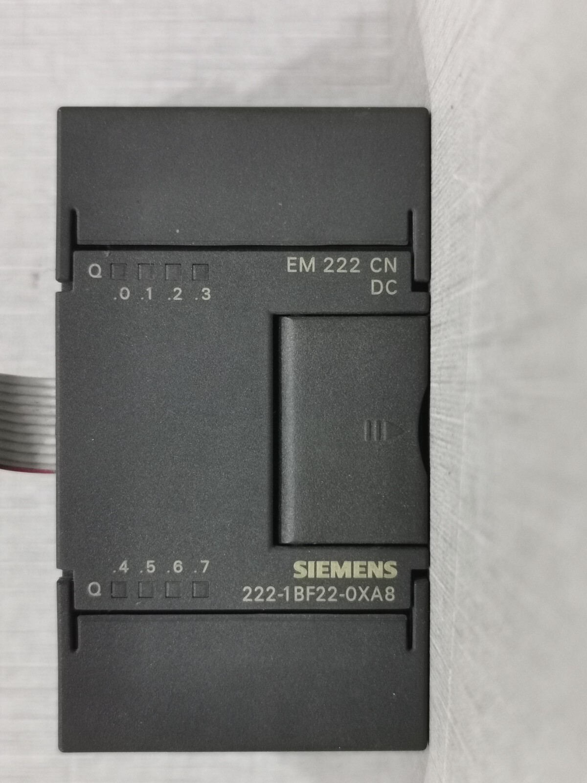 SIEMENS 222-1BF22-0XA8 Module EM 222 CN DO 8X24VDC 21-28V 0.75A