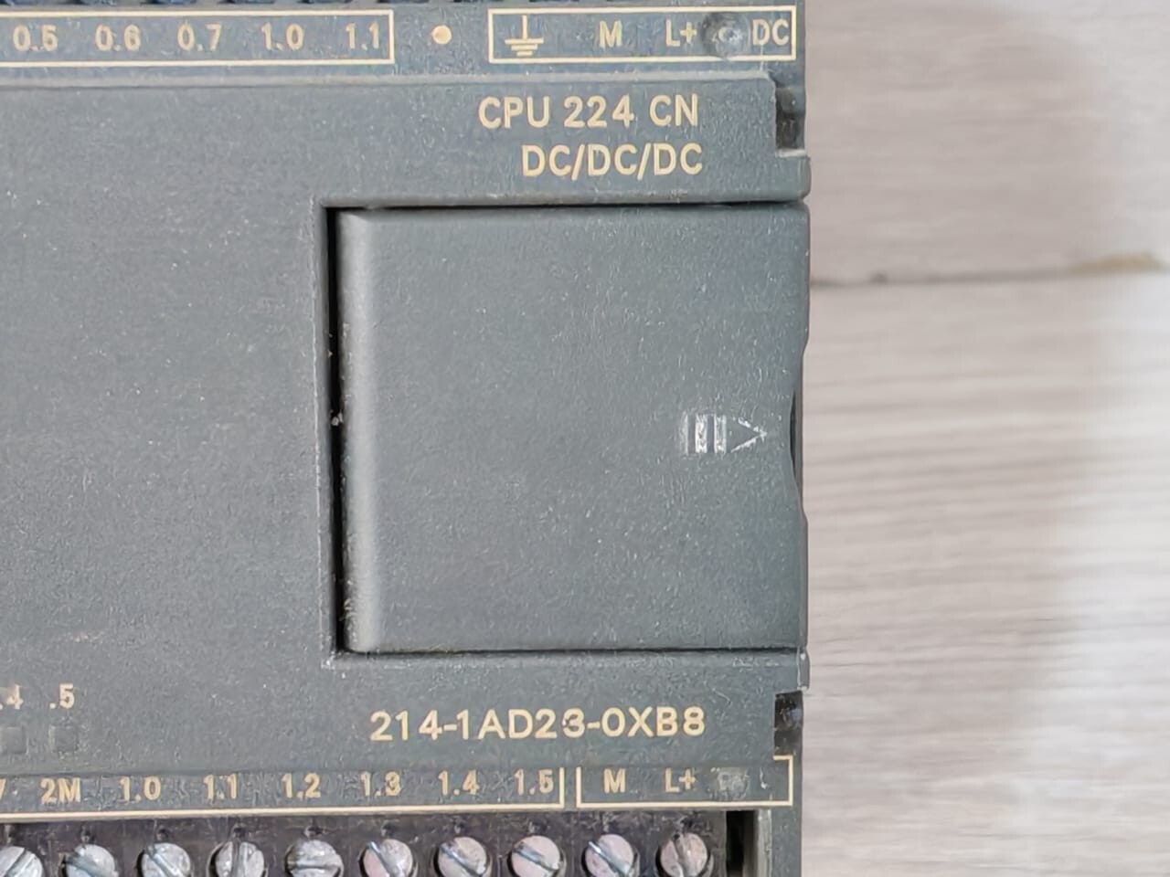Siemens 6ES7 214-1 AD23-OXB8 SIEMENS 6ES7 214-1 AD23-OXB8 Module 4