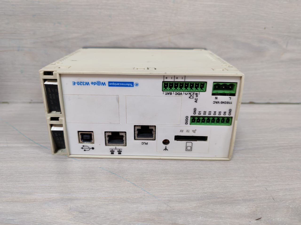 Schneider Electric TSXETW320G1S1 Schneider Electric TELEMECANIQUE W320-E TSXETW320G1S1 REMOTE MANAGEMENT 2