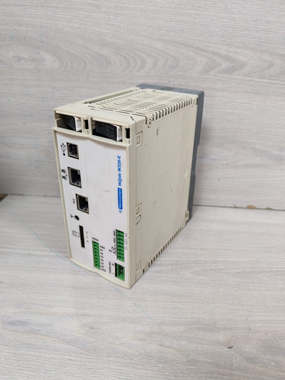 Schneider Electric TSXETW320G1S1 Schneider Electric TELEMECANIQUE W320-E TSXETW320G1S1 REMOTE MANAGEMENT 4