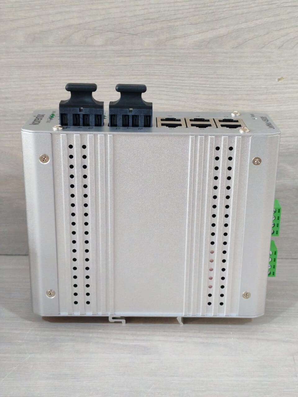 Korenix 4508f-SW V2 HW/VER.1.0 Korenix JetNet 4508f-SW V2 HW/VER.1.0 ETHERNET RAIL SWITCH -WITHOUT CABLE 9