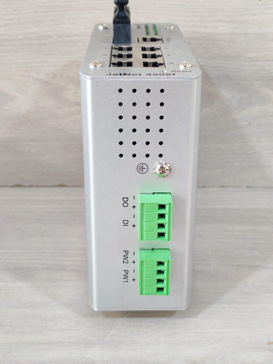 Korenix 4508f-SW V2 HW/VER.1.0 Korenix JetNet 4508f-SW V2 HW/VER.1.0 ETHERNET RAIL SWITCH -WITHOUT CABLE 10