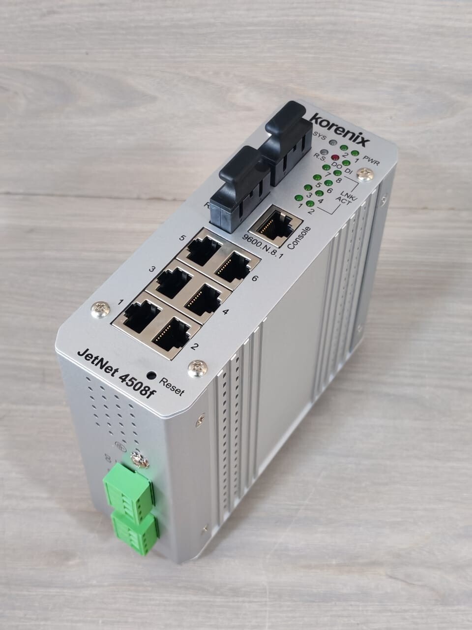 Korenix JetNet 4508f-SW V2 HW VER.1/0 Korenix JetNet 4508f-SW V2 HW VER.1/0 ETHERNET RAIL SWITCH 6