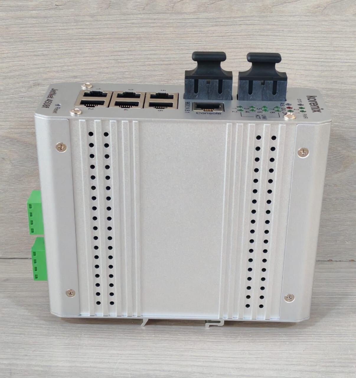 Korenix JetNet 4508f-SW V2 HW VER.1/0 Korenix JetNet 4508f-SW V2 HW VER.1/0 ETHERNET RAIL SWITCH 9