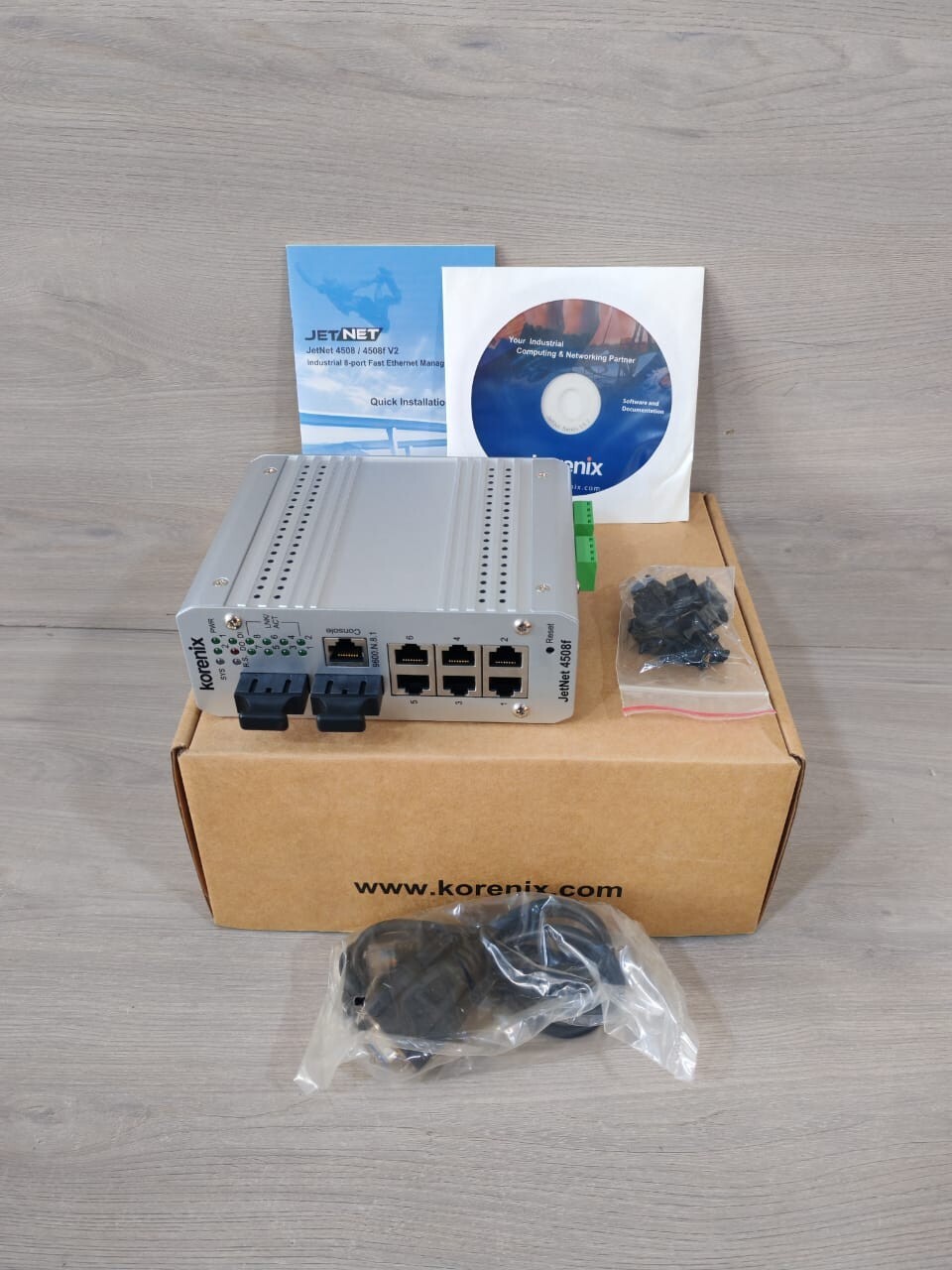 Korenix JetNet 4508f-SW V2 HW VER.1/0 ETHERNET RAIL SWITCH
