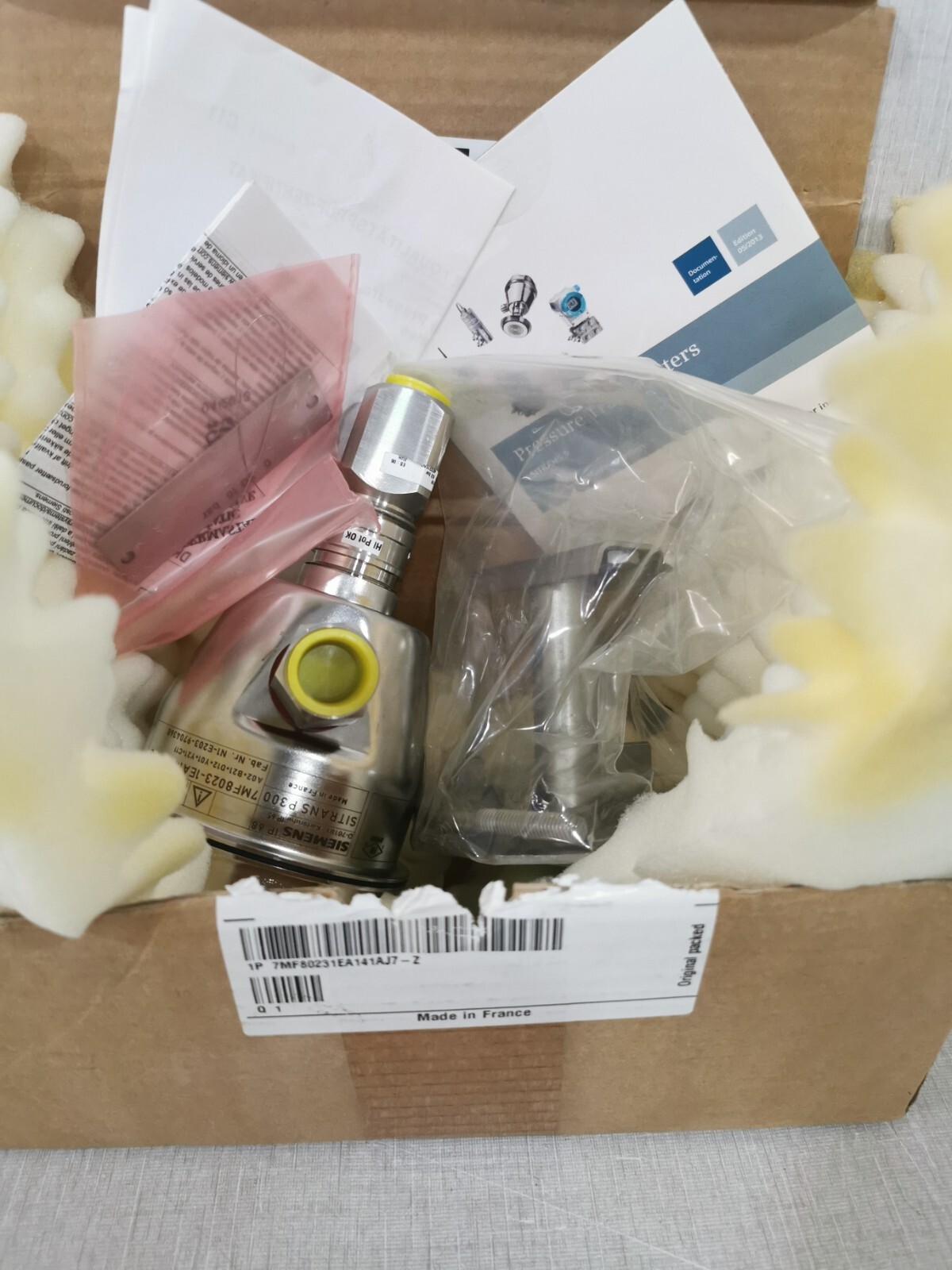 Siemens 7MF8023-1EA14-1AJ7-Z SIEMENS SITRANS P300 7MF8023-1EA14-1AJ7-Z PRESSURE TRANSMITTER 2