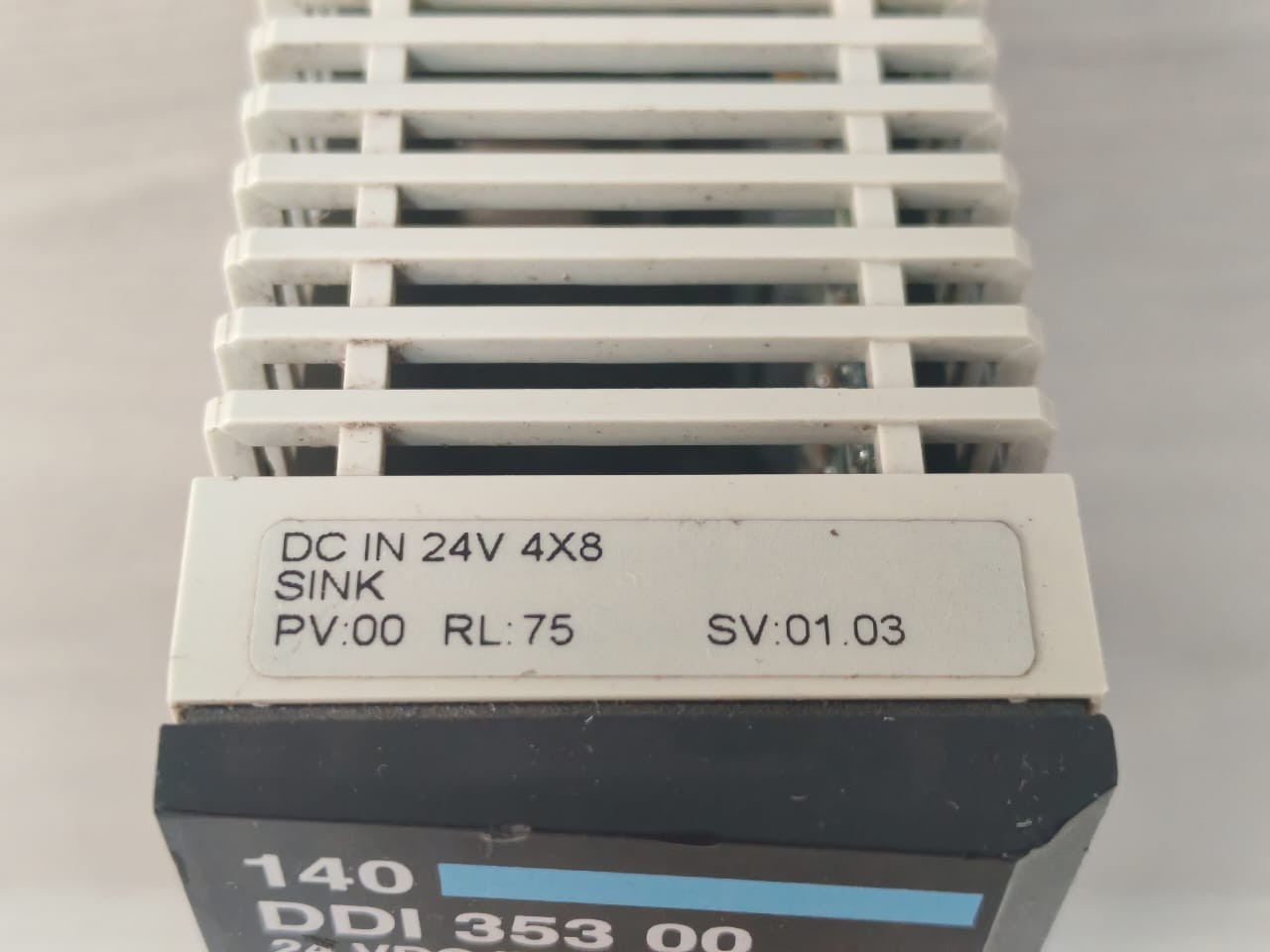 Schneider Electric DDI-353-00 Schneider Electric 140 DDI 353 00 TSX Modicon Quantum 24V - WITHOUT COVER 8