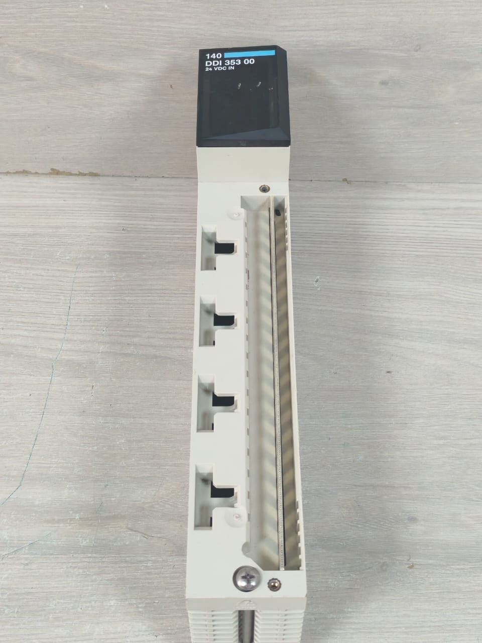 Schneider Electric DDI-353-00 Schneider Electric 140 DDI 353 00 TSX Modicon Quantum 24V - WITHOUT COVER 9