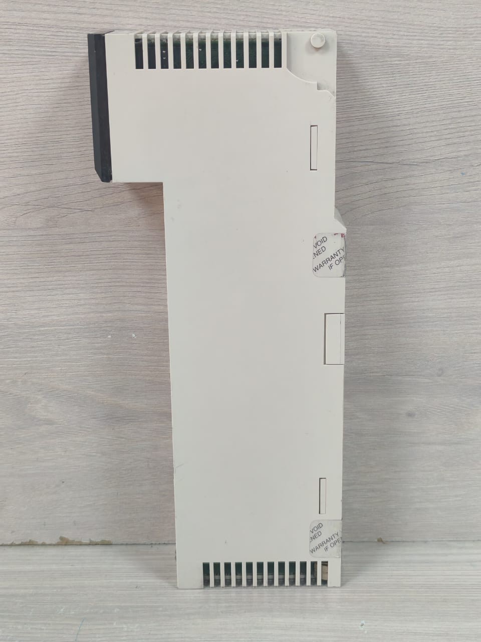 Schneider Electric DDI-353-00 Schneider Electric 140 DDI 353 00 TSX Modicon Quantum 24V - WITHOUT COVER 10