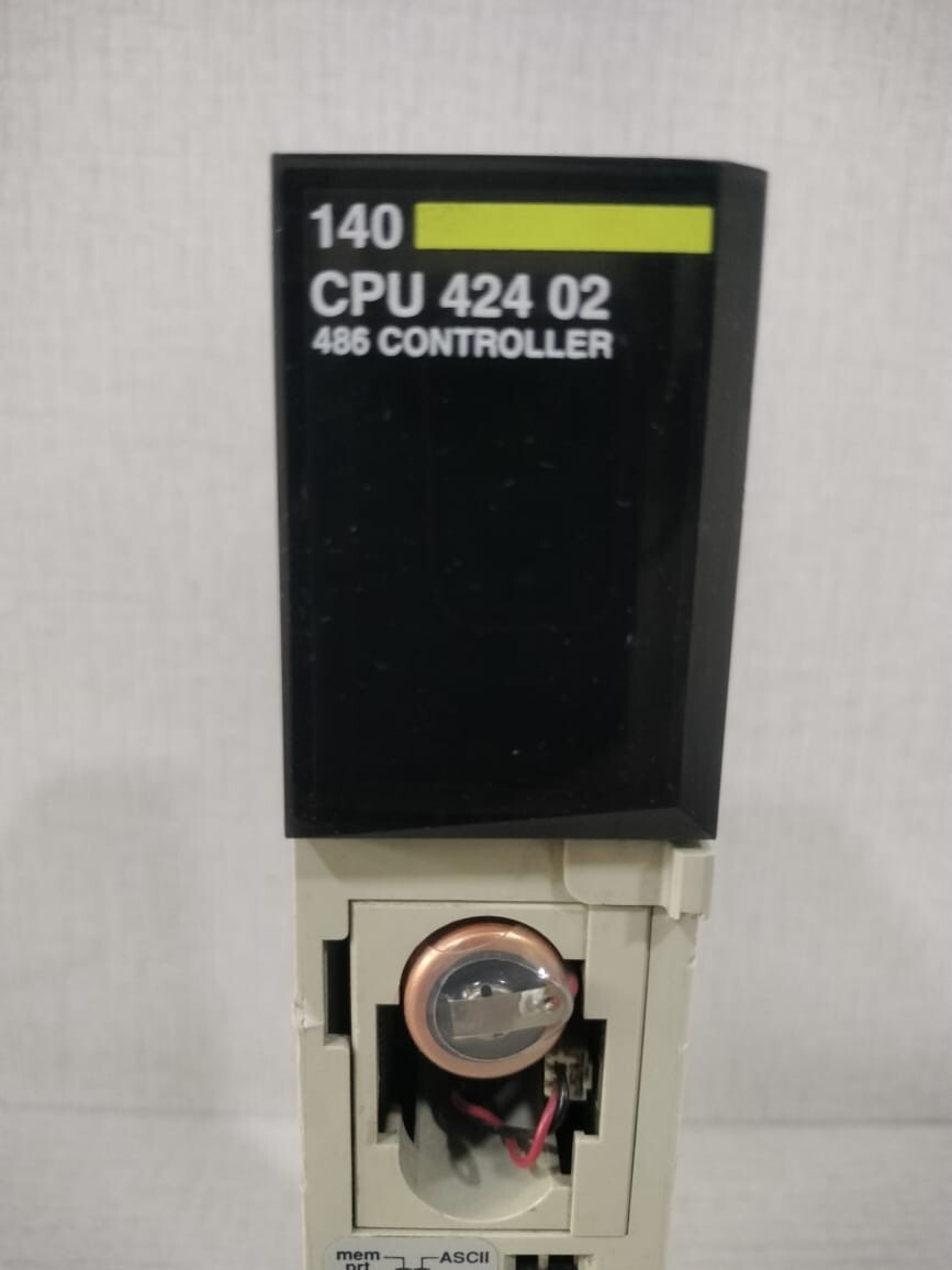 Schneider Electric 140 CPU 424 02 Schneider TSX Quantum 140 CPU 424 02 Quantum Controller -W/O COVER & BROKEN CASE 2