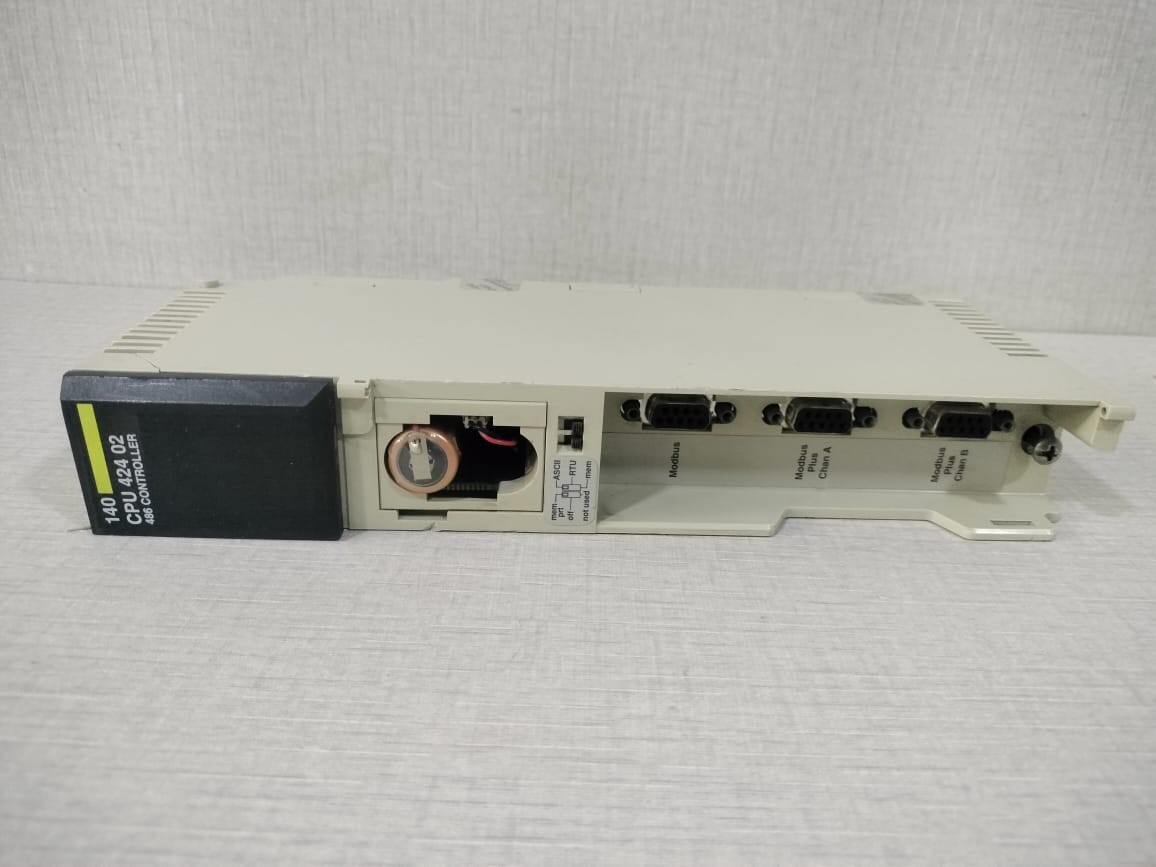 Schneider Electric 140 CPU 424 02 Schneider TSX Quantum 140 CPU 424 02 Quantum Controller -W/O COVER & BROKEN CASE 7