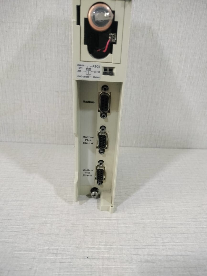 Schneider Electric 140 CPU 424 02 Schneider TSX Quantum 140 CPU 424 02 Quantum Controller -W/O COVER & BROKEN CASE 9