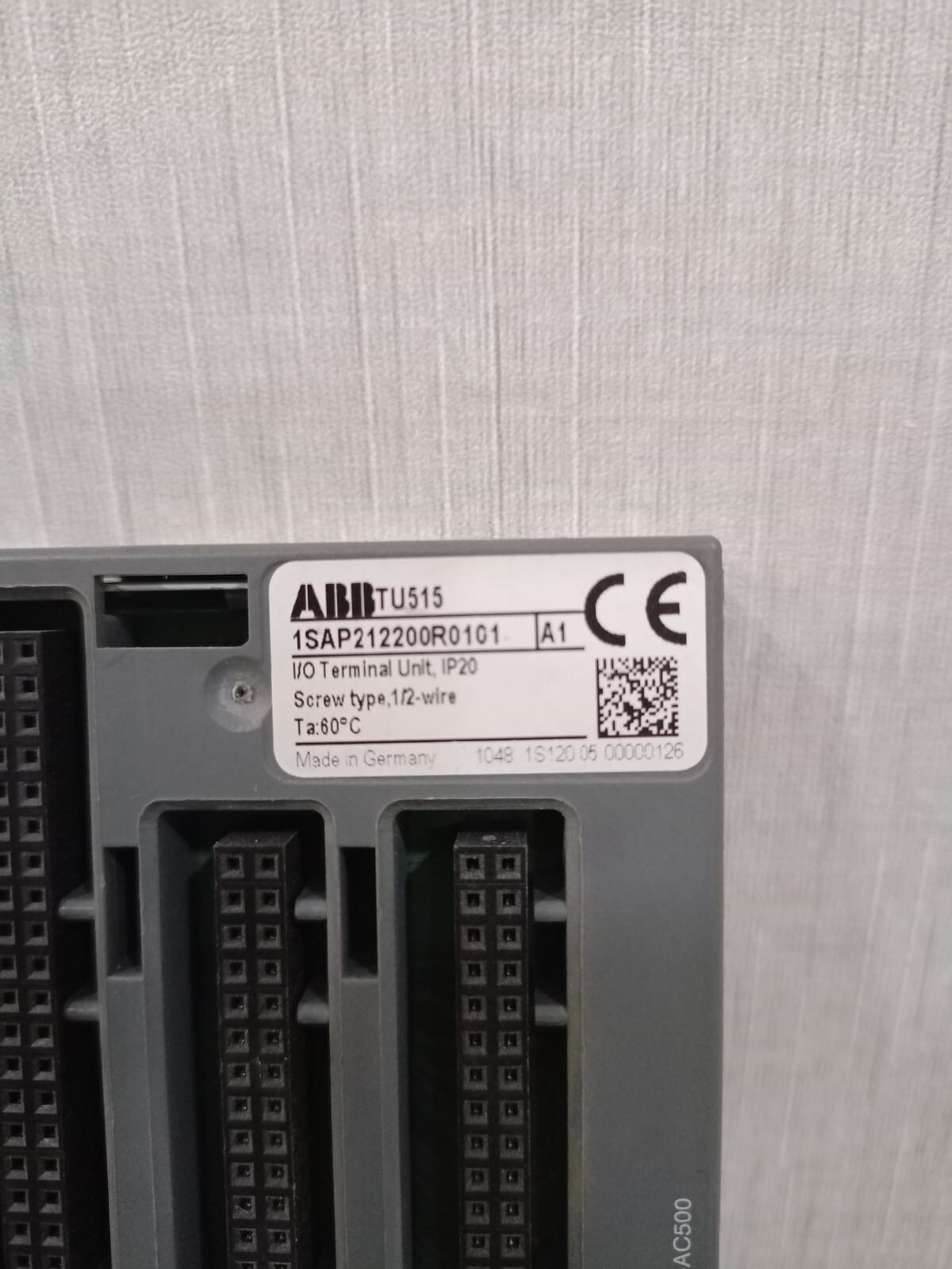 ABB 1SAP212200R0101 ABB 1SAP212200R0101 TU515 A1 + ABB TU515 B1 1SAP212200R0001 I/O TERMINAL UNIT 3