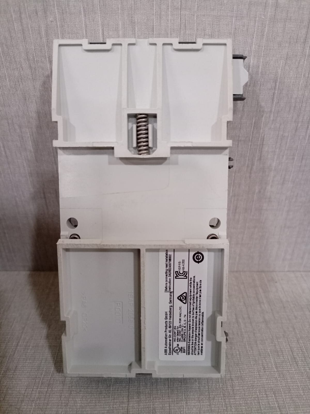 ABB 1SAP212200R0101 ABB 1SAP212200R0101 TU515 A1 + ABB TU515 B1 1SAP212200R0001 I/O TERMINAL UNIT 4