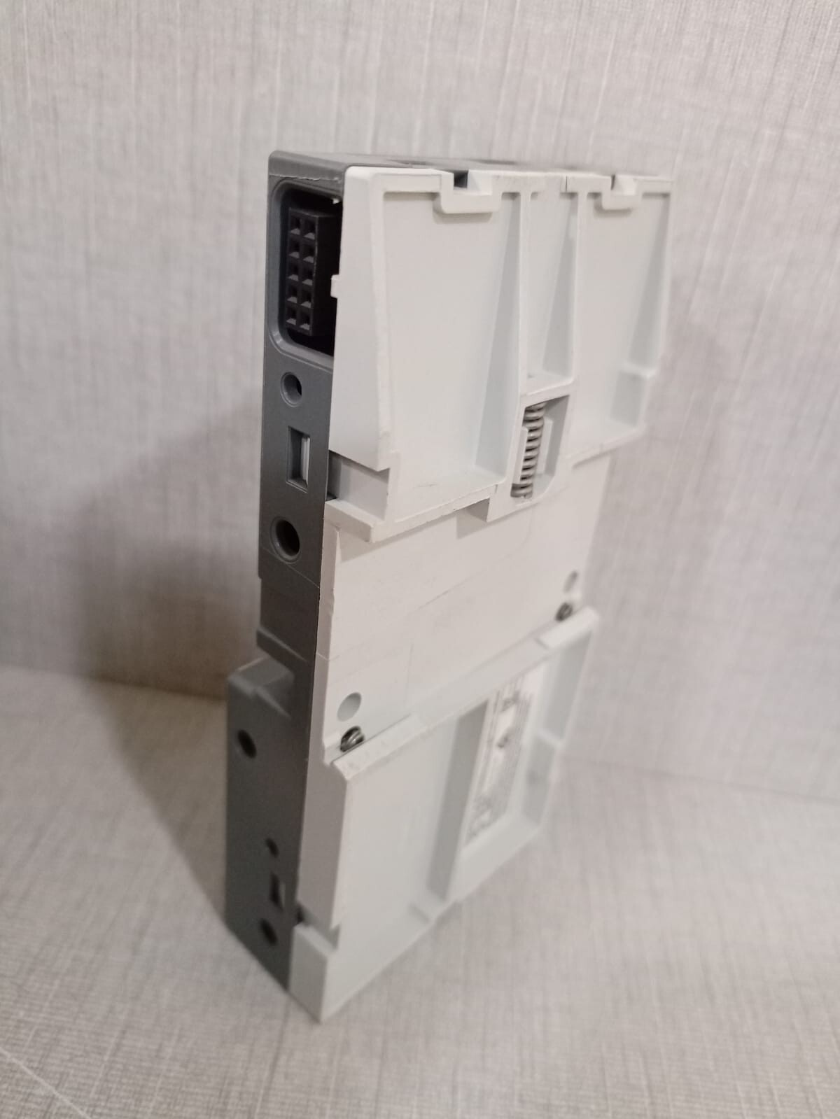 ABB 1SAP212200R0101 ABB 1SAP212200R0101 TU515 A1 + ABB TU515 B1 1SAP212200R0001 I/O TERMINAL UNIT 6