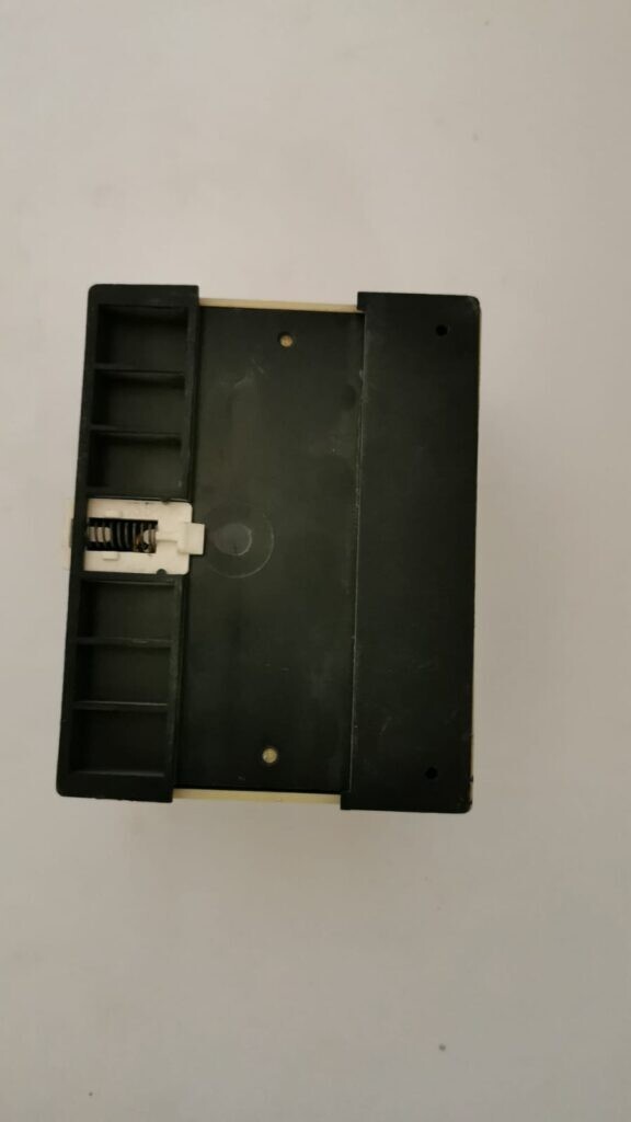 ABB DR-1300 ABB I-Bus DIM-DR 1300 Phase-Controlled Push Dimmer DIMDR1300 2