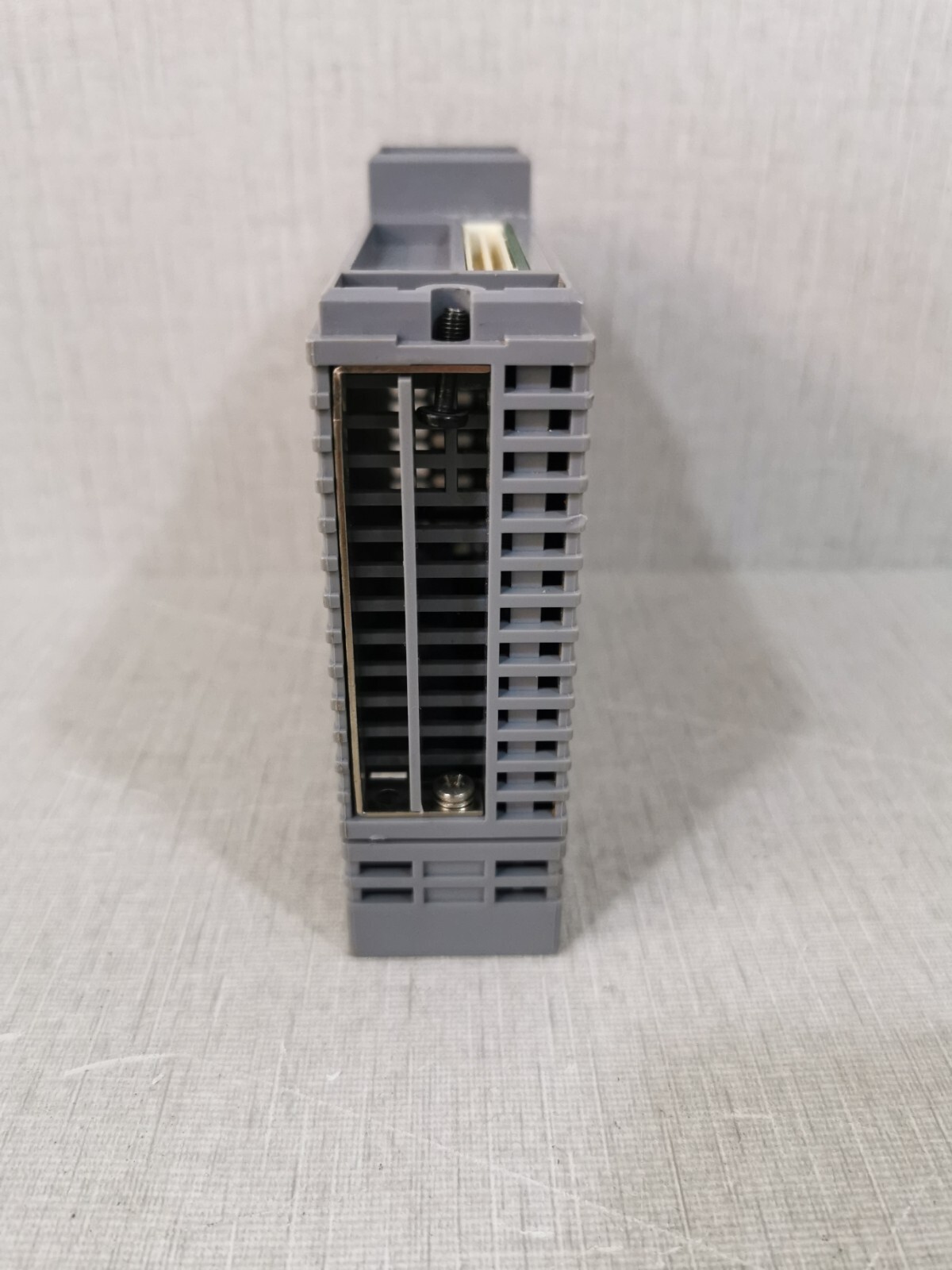 Yokogawa ADV551-P00 S2 YOKOGAWA ADV551 DIGITAL OUTPUT MODULE ADV551-P00 S2 24VDC 50MA 5