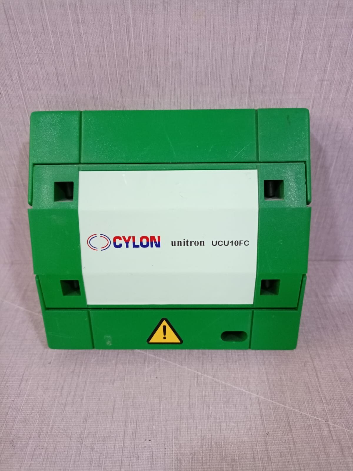 CYLON UNITRON UCU10FC CONTROLLER 24VAC