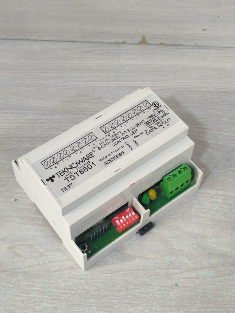 TEKNOWARE TST8801 TEKNOWARE TST8801 / 8- CHANNEL INTELLIGENT CONTROLLER 220.240VAC 2