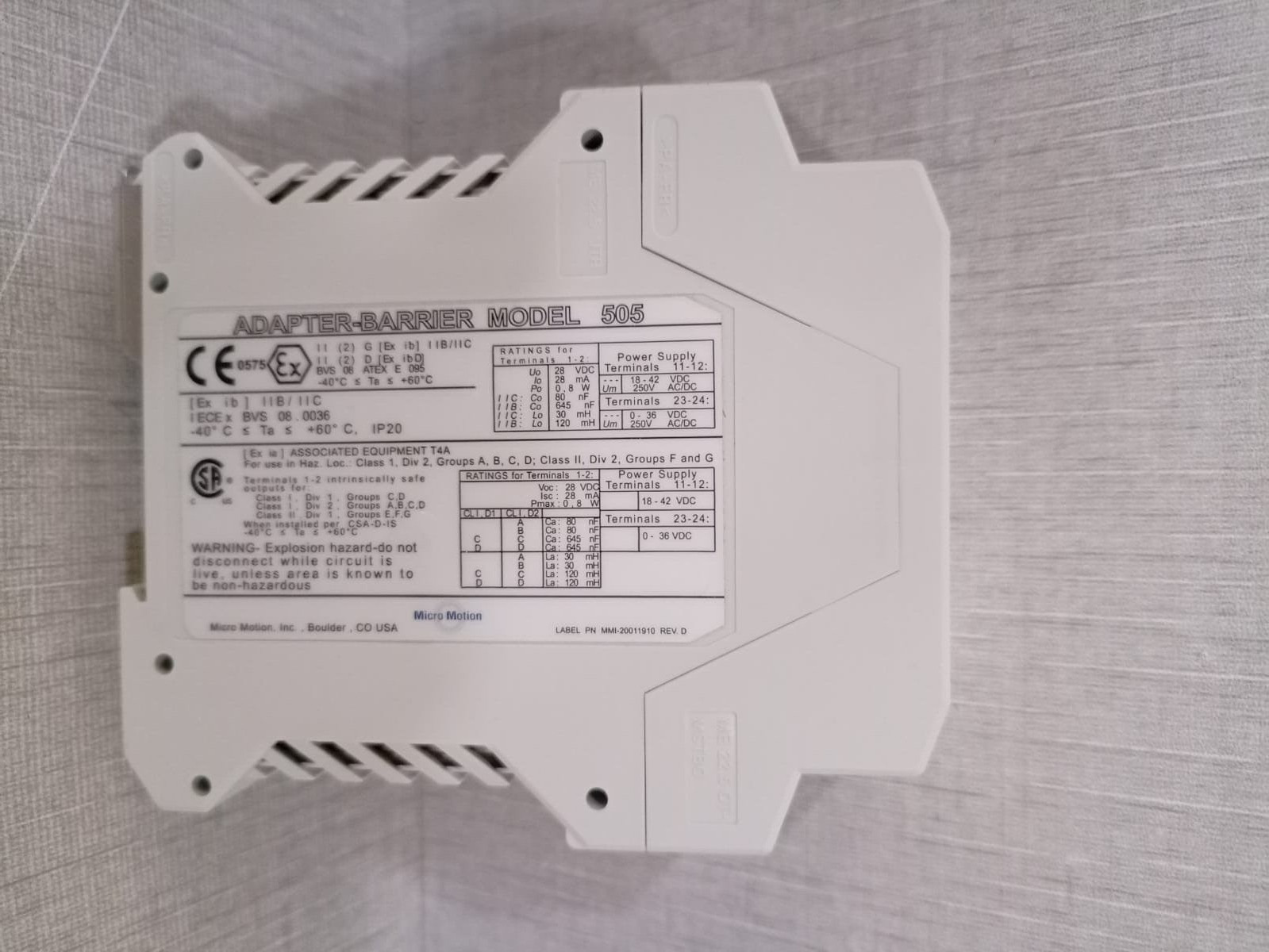 Micro Motion 505 MMI-20011908 REV.E Micro Motion Adapter Barrier Model 505 MMI-20011908 REV.E 4