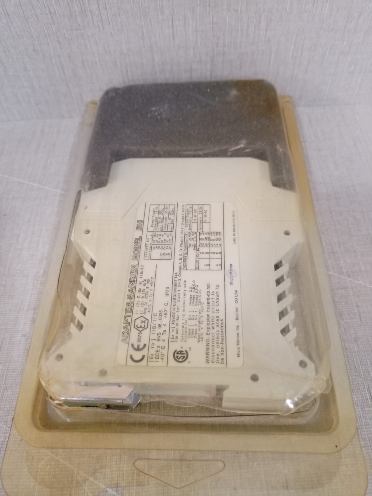 Micro Motion 505 MMI-20011908 REV.E Micro Motion Adapter Barrier Model 505 MMI-20011908 REV.E 8