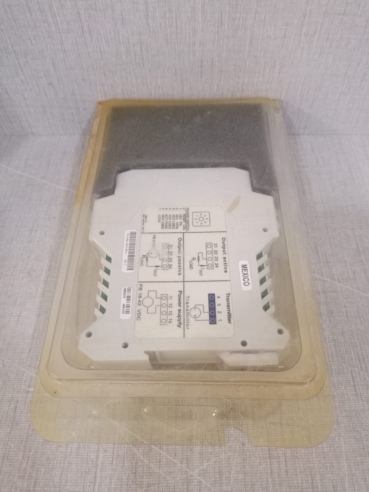 Micro Motion 505 MMI-20011908 REV.E Micro Motion Adapter Barrier Model 505 MMI-20011908 REV.E 9