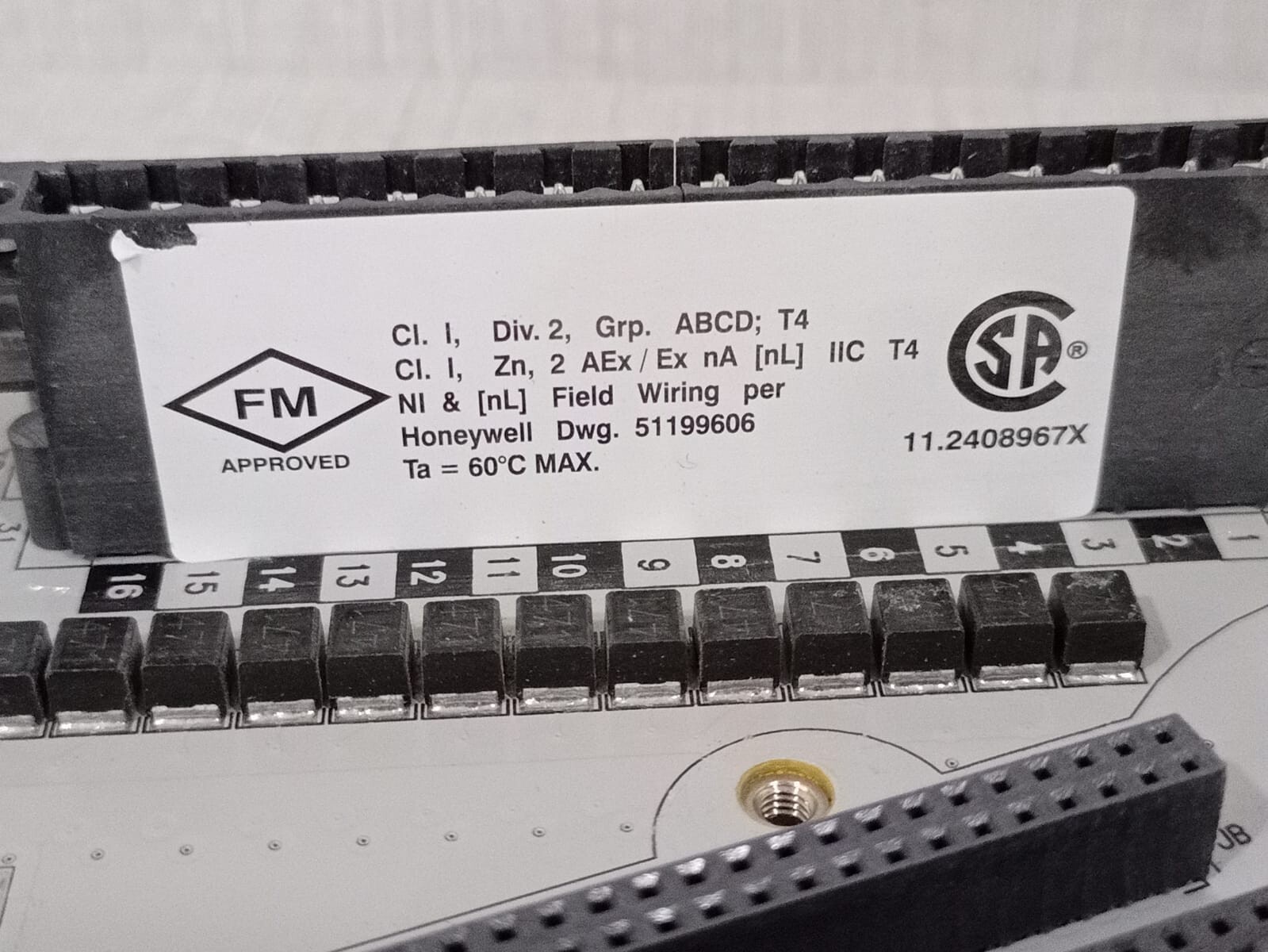 Honeywell 51308353-175 REV C Honeywell CC-TA0X11 ANALOG OUTPUT 51308353-175 REV C 3