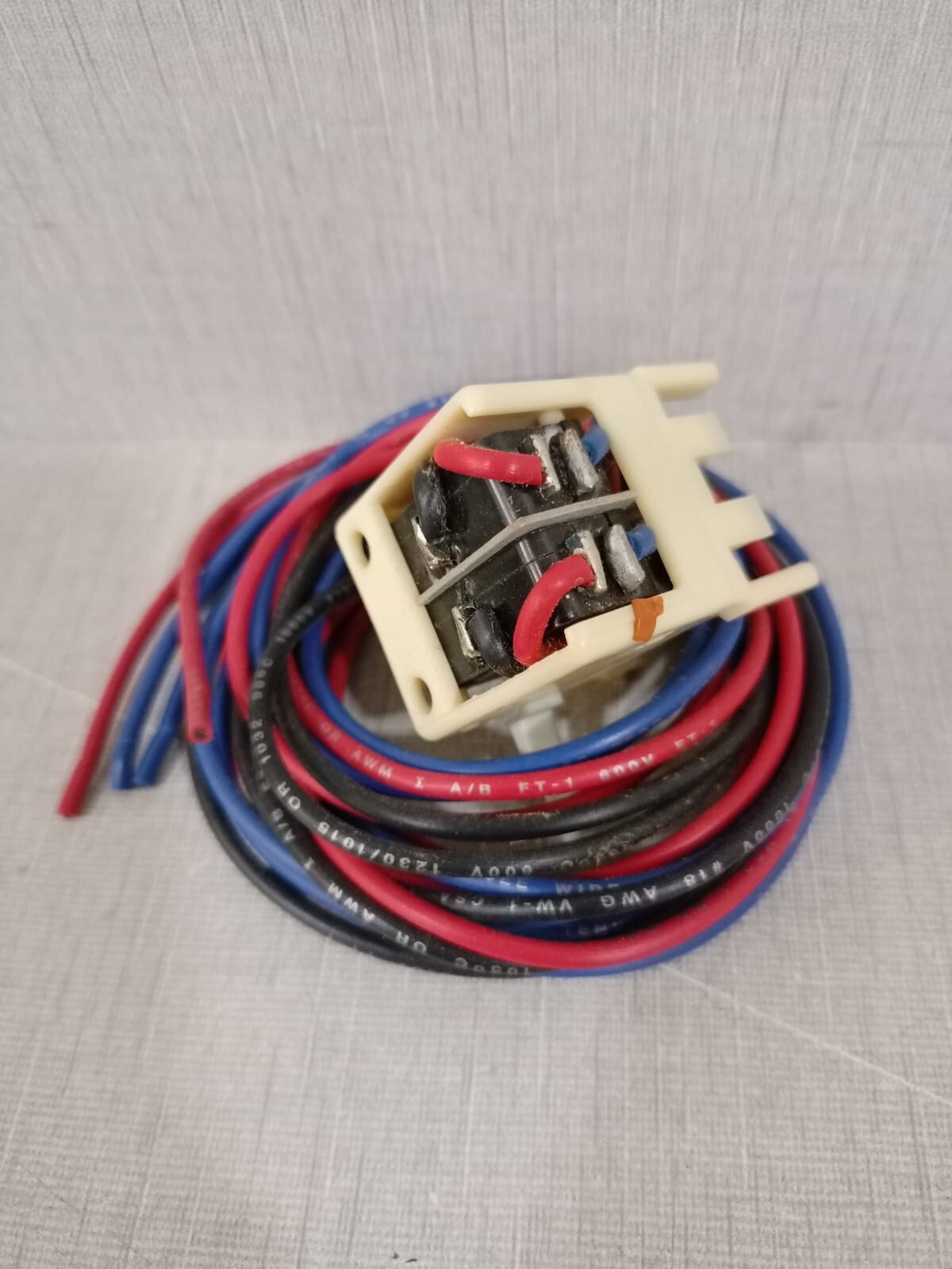 Eaton A2L1LPK EATON A2L1LPK Shunt Trip 1490D72G08 2