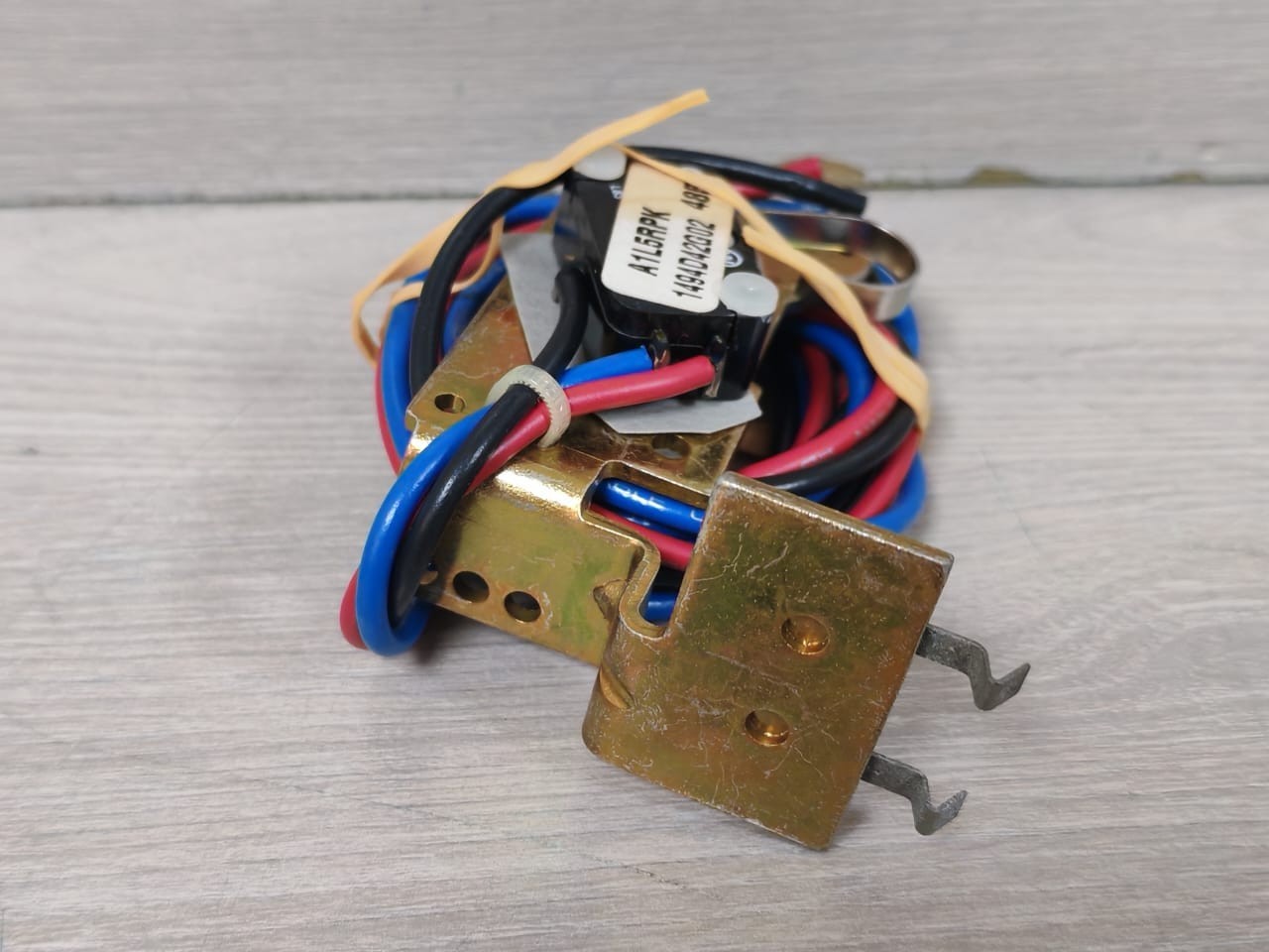 Eaton A1L5RPK Eaton A1L5RPK Auxilliary Switch 1494D42G02 5